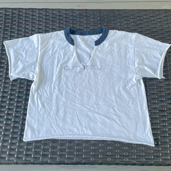 Curiosity Short Sleeve-Crop Top Size Small - Picture 1 of 3